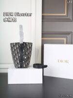 DIOR Diorstar 水筒バック ケース付き 13*19cm