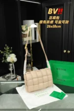 BV ショルダーバッグ ケース付き 26*18cm - 画像 (6)