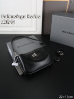 Balenciaga Rodeo 肩掛けバッグ ショルダーバッグ ケース付き 22*13cm