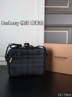 Burberry ショルダーバッグ ケース付 25*19cm - 画像 (3)