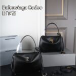 Balenciaga ハンドバッグ ショルダーバッグ ケース付き 29*17cm