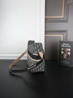 DIOR DiorCamp 刺繡 キャンバス ショルダーバック 27*21cm - 画像 (5)