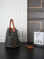 CELINE Clara 水筒バック 20*23cm - 画像 (3)