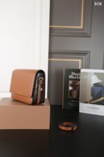 Burberry ショルダーバッグ ケース付き 19.5*16cm - 画像 (3)