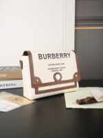 Burberry キャンバス ショルダーバッグ ケース付 25*20cm - 画像 (4)