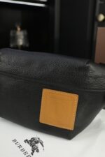 重复BURBERRY ボディーバッグ ケース付き 28*15cm - 画像 (5)