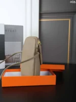 HERMES 携帯ポーチ ケース付き 12*18cm - 画像 (11)
