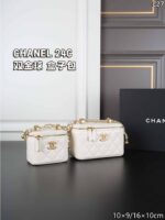 CHANEL 24C 化粧ポーチ ケース付き 10*09cm 16*10cm - 画像 (5)