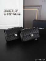 CHANEL Classic Flap CF キャビア  ショルダーバック ケース付き 23*14.5cm - 画像 (7)