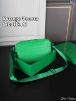 Bottega Veneta カメラ ショルダーバッグ ケース付き 24*15cm - 画像 (5)
