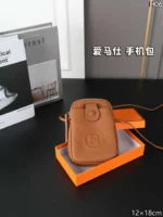 HERMES 携帯ポーチ ケース付き 12*18cm - 画像 (5)