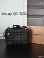 Burberry ショルダーバッグ ケース付 25*19cm - 画像 (4)