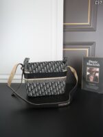 DIOR DiorCamp 刺繡 キャンバス ショルダーバック 27*21cm - 画像 (3)