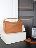 YSL Camera Supple bag 肩掛けバック ケース付き 29*20cm - 画像 (7)