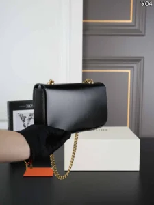 CELINE Claude ショルダーバッグ ケース付き 21*19cm - 画像 (6)