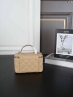 CHANEL Cruise 26C キャビア ハンドバッグ ショルダーバック ケース付き 17*11cm - 画像 (9)