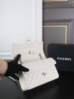 CHANEL Classic Flap CF キャビア  ショルダーバック ケース付き 23*14.5cm - 画像 (12)