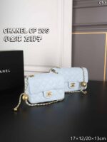 CHANEL Classic Flap CF 2 ショルダーバック ケース付き 17*20cm 20*13cm - 画像 (5)