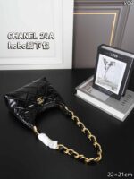 CHANEL 24A hobo 肩掛けバッグ ケース付き 22*21cm - 画像 (5)
