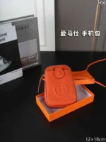 HERMES 携帯ポーチ ケース付き 12*18cm - 画像 (6)