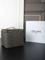 CELINE Triomphe 化粧ポーチ ケース付き 17*15cm - 画像 (5)