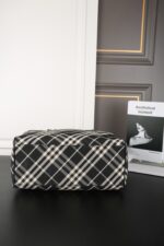 Burberry 旅行バッグ 39*25cm - 画像 (5)