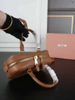 MIU MIU Arcadie ハンドバッグ ショルダーバック ケース付き 21*12cm - 画像 (9)