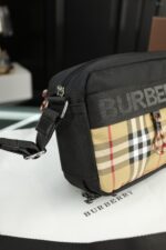 Burberry カメラ ショルダーバッグ ケース付き 20*16cm - 画像 (7)