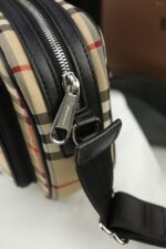 Burberry カメラ ショルダーバッグ ケース付き 22*14cm - 画像 (6)