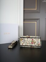 DIOR Lady D-Lite 刺繡 ショルダーバック ケース付き 23*19cm - 画像 (9)