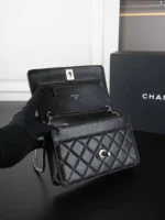 CHANEL WOC 24K ショルダーバック ケース付き 19*12cm - 画像 (9)