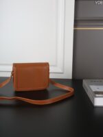 YSL SOLFERINO Box ショルダーバッグ ケース付き 18.5*14cm 23*16cm - 画像 (4)