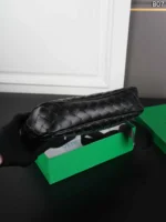 Bottega Veneta カメラ ショルダーバッグ ケース付き 24*15cm - 画像 (12)