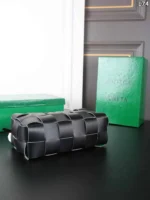 Bottega Veneta CASSETTE ショルダーバッグ ケース付き 28*15cm - 画像 (21)