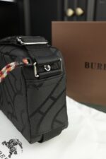 Burberry カメラ ショルダーバッグ ケース付き 20*16cm - 画像 (15)