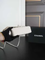 CHANEL Classic Flap CF キャビア  ショルダーバック ケース付き 23*14.5cm - 画像 (11)