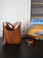 LOEWE Hammock ハンドバッグ ショルダーバッグ ケース付き 22*22.5cm - 画像 (5)