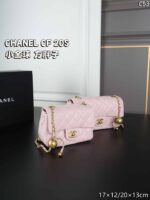 CHANEL Classic Flap CF 2 ショルダーバック ケース付き 17*20cm 20*13cm - 画像 (6)