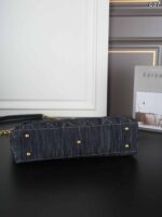 CHANEL ハンドバッグ ショルダーバック ケース付き 37*28cm - 画像 (5)