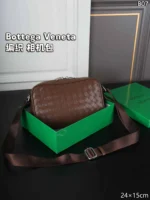 Bottega Veneta カメラ ショルダーバッグ ケース付き 24*15cm - 画像 (6)