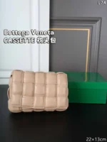 Bottega Veneta BV CASSETTE 手持ちバッグ ケース付き 20*13cm - 画像 (8)