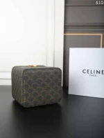CELINE Triomphe 化粧ポーチ ケース付き 17*15cm - 画像 (4)