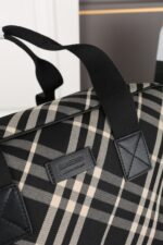 Burberry 旅行バッグ 39*25cm - 画像 (7)