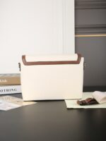 Burberry キャンバス ショルダーバッグ ケース付 25*20cm - 画像 (7)