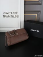 CHANEL 25B 肩掛けバッグ ケース付き 29*19cm - 画像 (3)