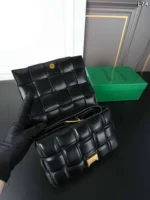 Bottega Veneta BV CASSETTE 手持ちバッグ ケース付き 20*13cm - 画像 (19)