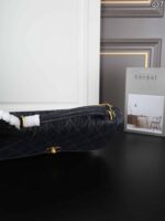 CHANEL ハンドバッグ ショルダーバック ケース付き 37*28cm - 画像 (6)