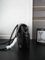 CHANEL トートバッグ ケース付き 34*27cm - 画像 (4)
