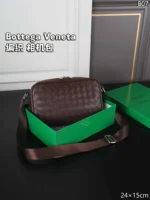 Bottega Veneta カメラ ショルダーバッグ ケース付き 24*15cm - 画像 (7)