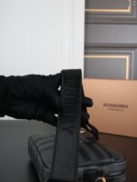 Burberry ショルダーバッグ ケース付 25*19cm - 画像 (7)